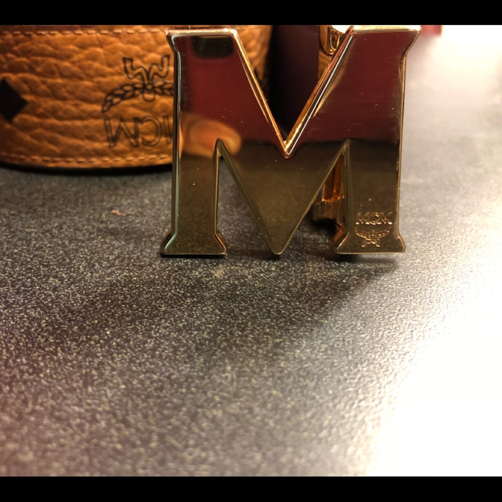 Reversible MCM Belt